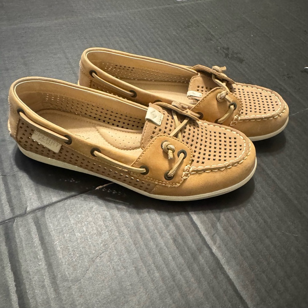 Sperry Boat Shoes Size 6